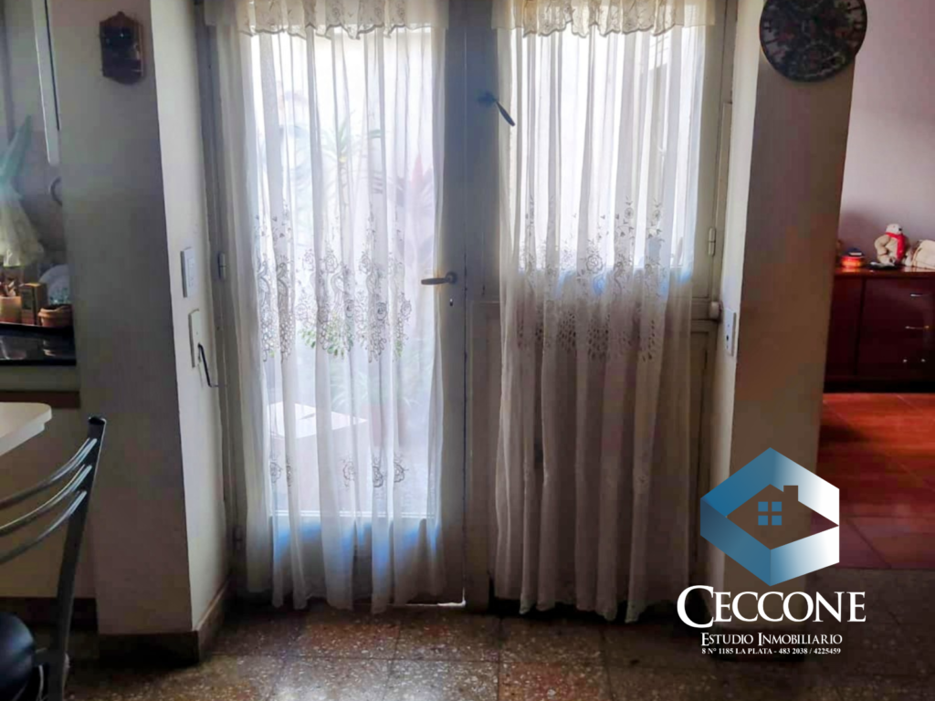 VENTA - Casa - 4 entre 41 y 42 - La Plata