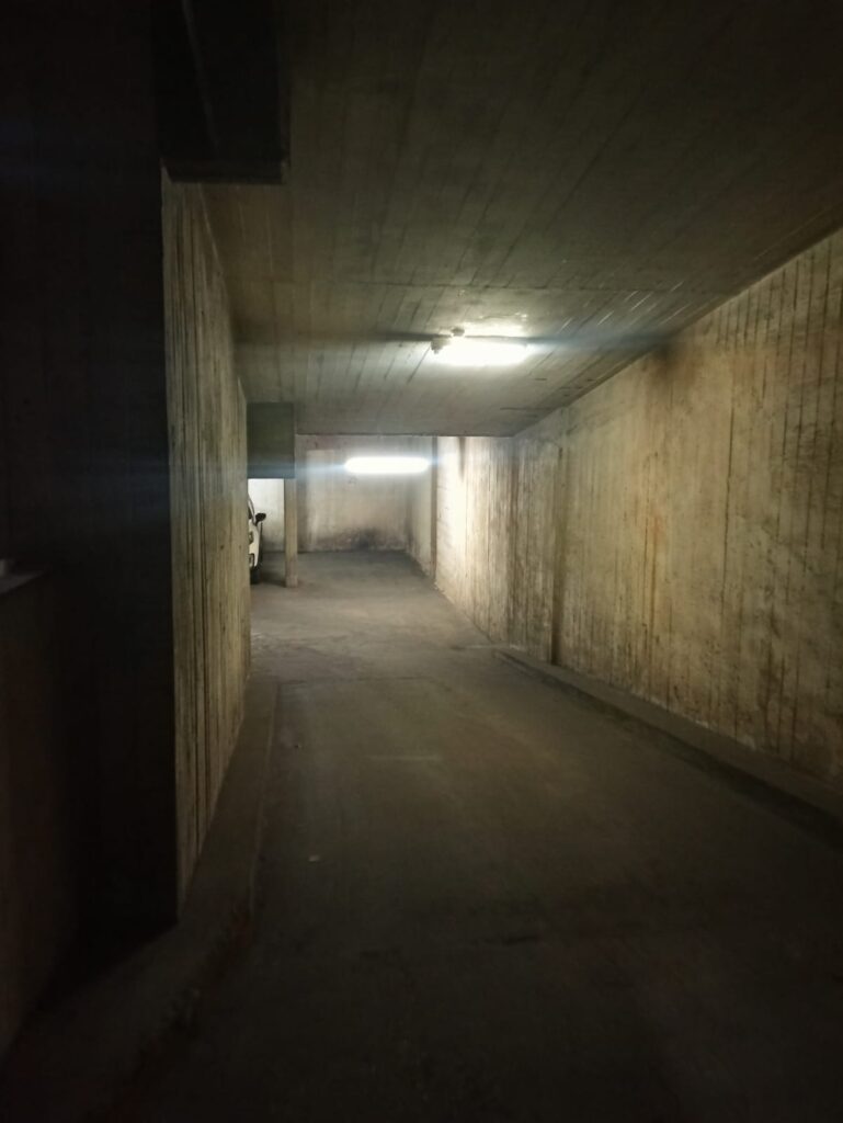 VENTA - Cochera - 8 entre 56 y 57 - La Plata