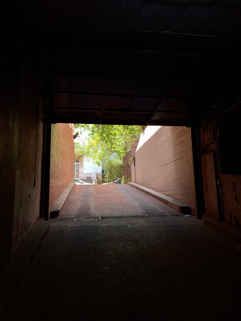 VENTA - Cochera - 8 entre 56 y 57 - La Plata