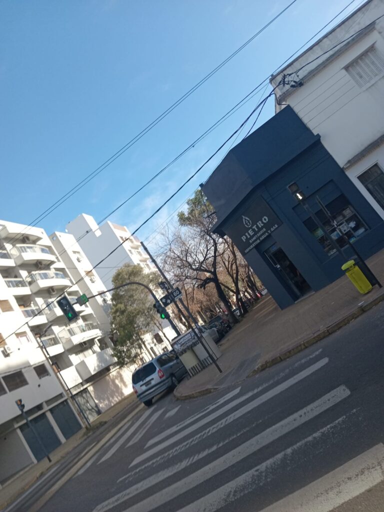 VENTA - Local - 60 esq 18 - La Plata