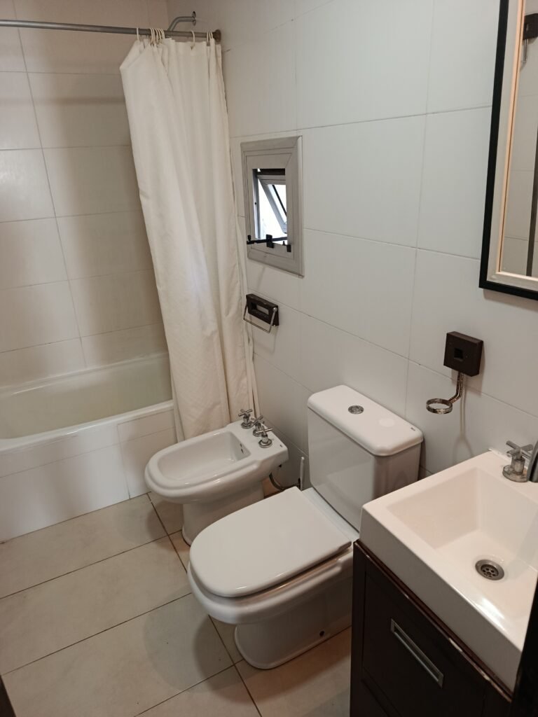 ALQUILER - Monoambiente - 54 entre 10 y 11 - La Plata