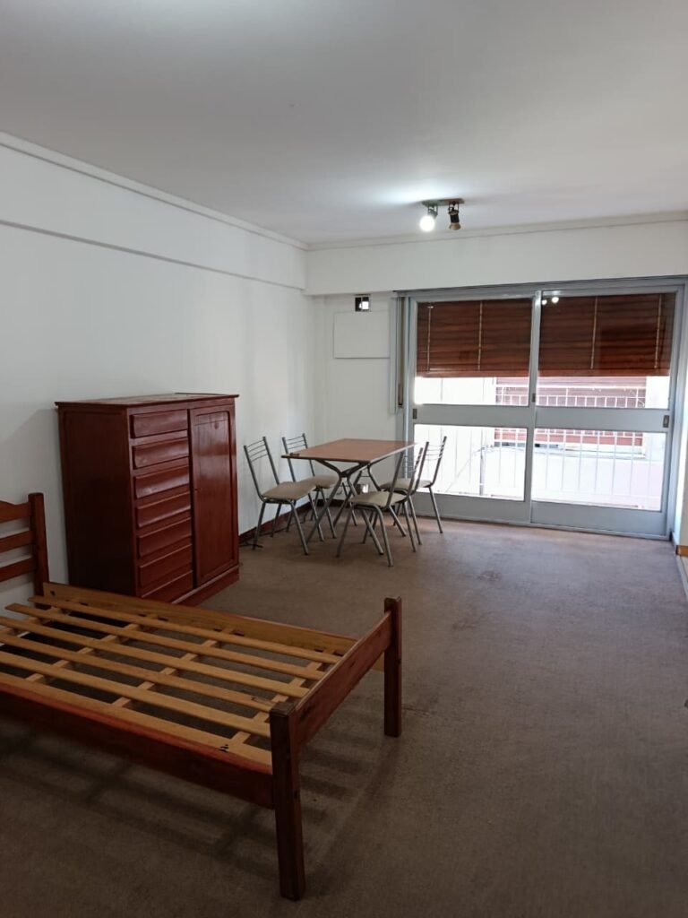 ALQUILER - Monoambiente - 45 entre 5 y 6 - La Plata