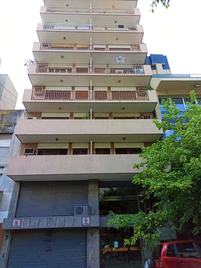 ALQUILER - Monoambiente - 45 entre 5 y 6 - La Plata