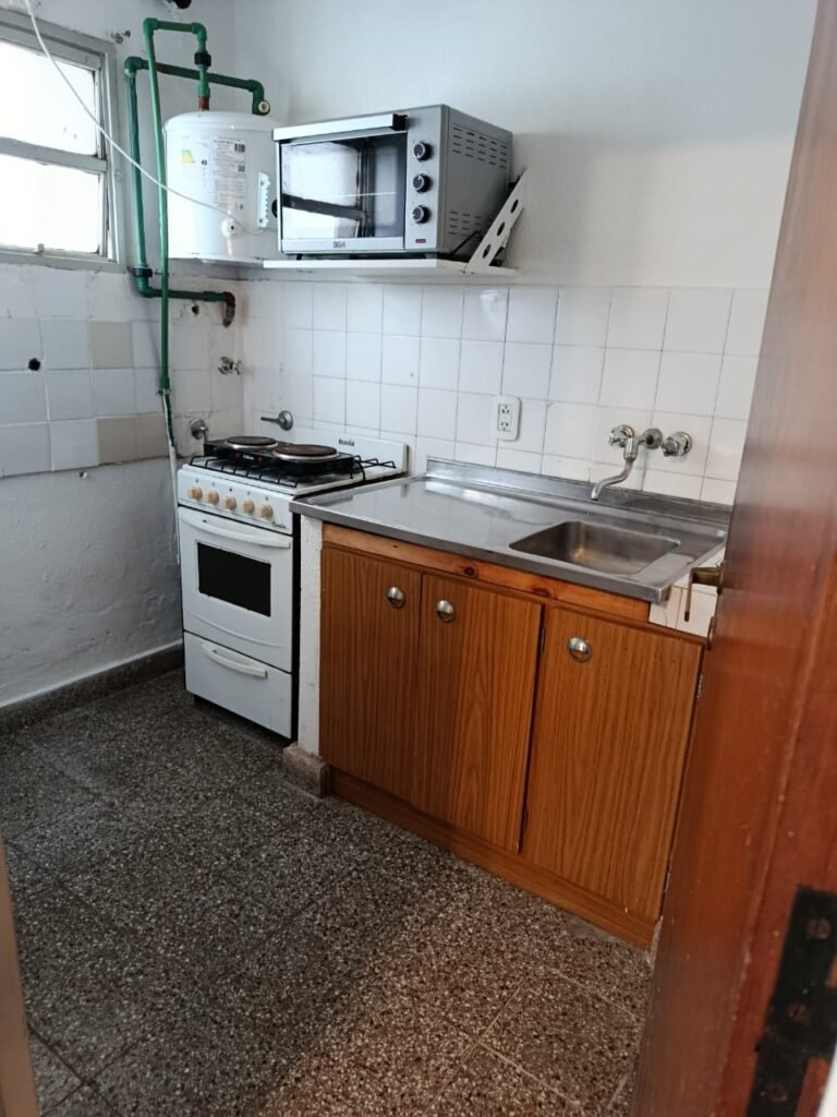 ALQUILER - Monoambiente - 7 entre 48 y 49 - La Plata